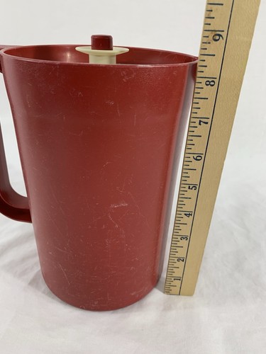 Vintage Tupperware 2-Quart Pitcher #1676 Red w/Push Button Lid - Picture 16 of 17