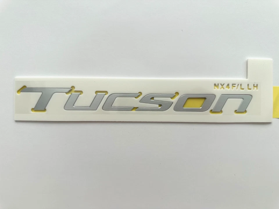 Insignia emblema escotilla genuina OEM "Tucson" 86310-N9500 para Hyundai Tucson 2025 Foto 2 de 2