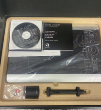 WACOM intuos PRO PTH-651 / S Medium Pen and Touch Tablet