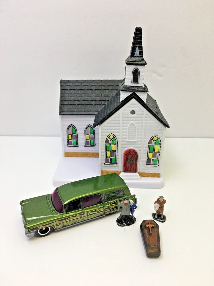 MATCHBOX Green Metallic 63 Cadillac Hearse, Coffin & Mourners,Diorama,Man Cave!! - Image 4 of 4