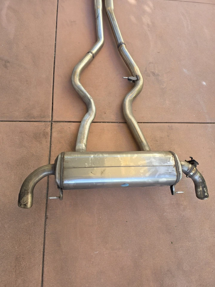 Оригинальный глушитель выхлопной системы 2021 BMW M2 Competition F87 только 18 000 миль. - Изображение 3 из 4