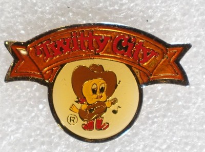 Tweety City Cowboy Tweety Bird Lapel Pin Pinback Warner Bros. Cartoon