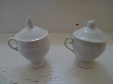 2 POTS A CREME ANCIENS PORCELAINE DE PARIS POUR SERVICE INCOMPLET