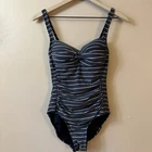 Niptuck Swim 女式 Bond Eye One Piece 泳装航海条纹 4 码