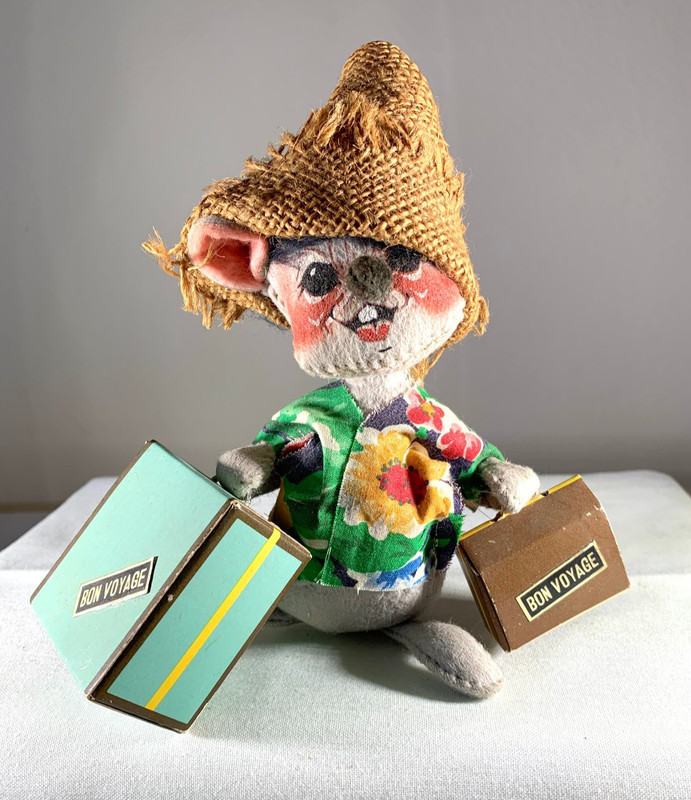 ANNALEE VACATION MOUSE W/BON VOYAGE SUITCASES & HAWAIIAN SHIRT ~ WITH TAG ~ 1971