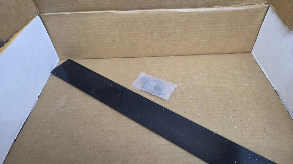 Sujetador cubierta delantera para Audi 90 ZAW 193 101 nuevo Autobahn Foto 4 de 4