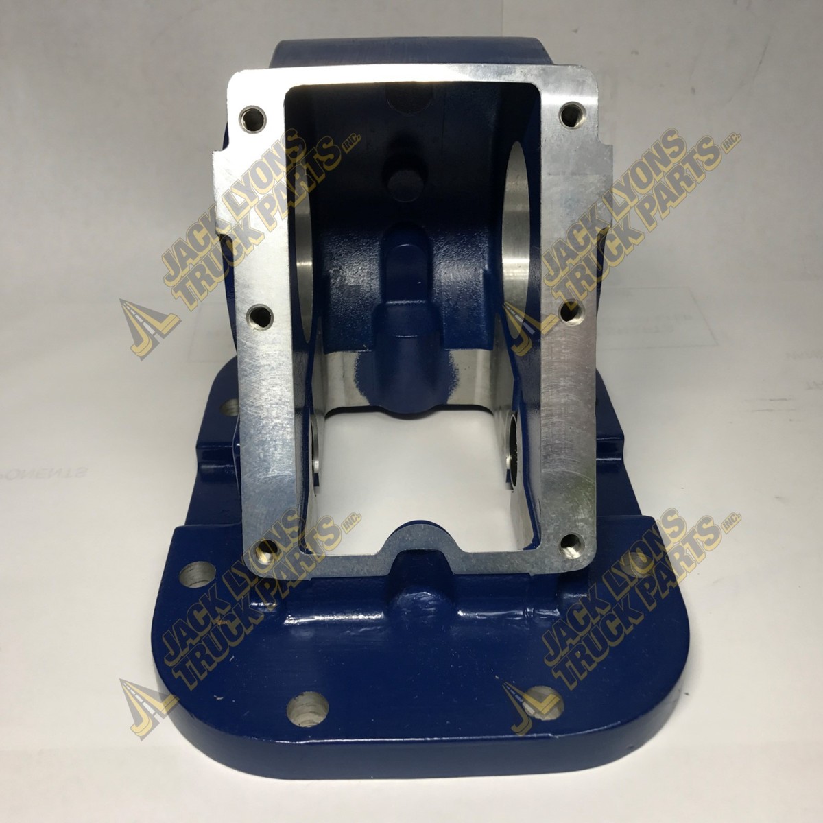 01T34461 New Muncie Power Products 8-Bolt Housing - TG