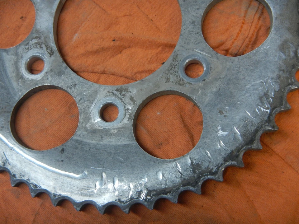 RODA DENTADA TRASEIRA 52T 1975 1976 KAWASAKI KT250 KT 250 TESTES - Imagem 3 de 4