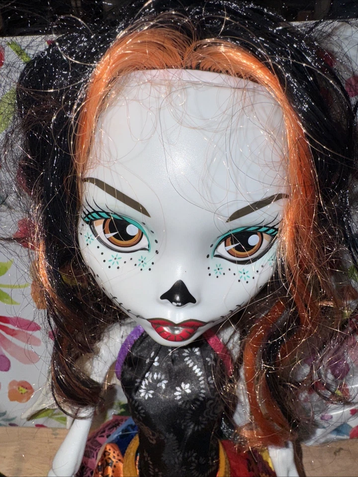 MONSTER HIGH SKELITA CALAVERAS 28 INCH Tall DOLL EXTRA LARGE SIZE!  Pre-Owned - Image 3 of 4