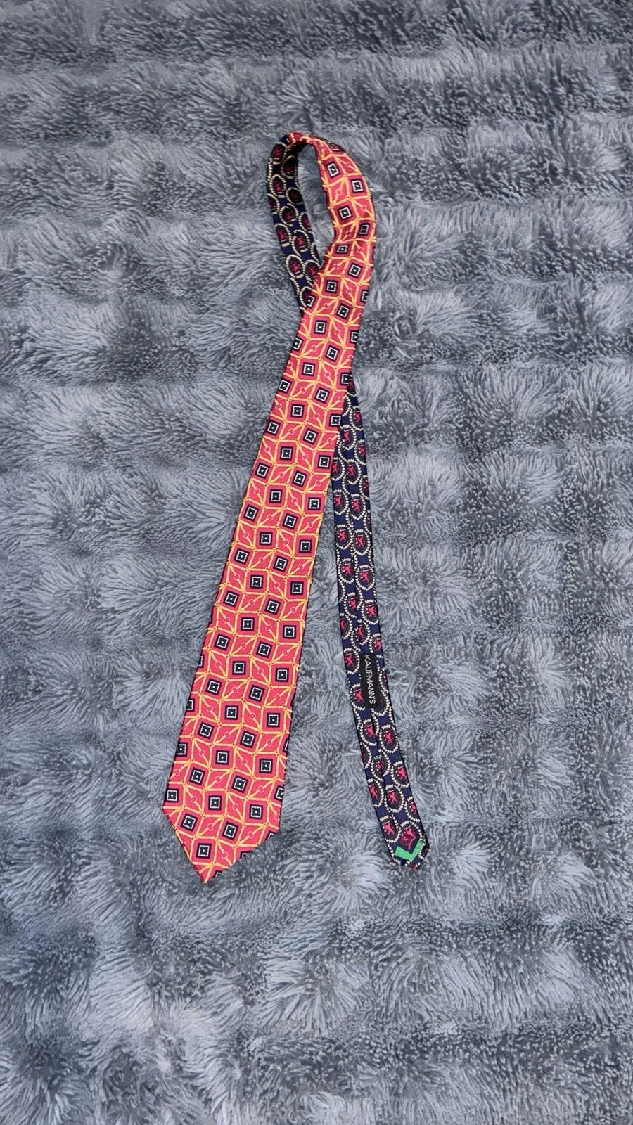 Vintage Tommy Hilfiger Silk Tie - product detail image 1