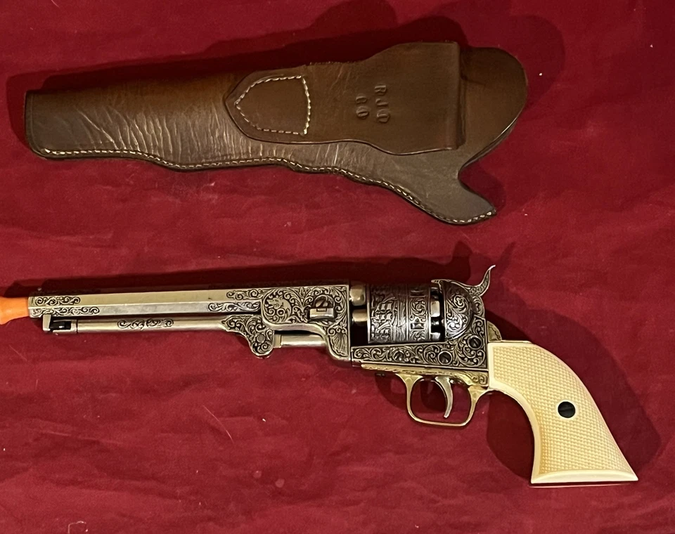 VINTAGE DENIX #1040B ENGRAVED COLT NAVY .36 Cal PROP/ REPLICA PISTOL + HOLSTER - Image 3 of 4