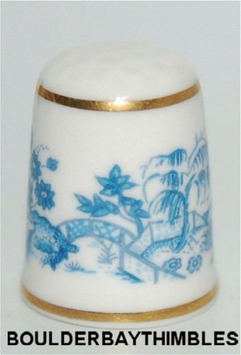 SUTHERLAND CHINA from set of 24 BLUE & WHITE THIMBLES 'Hibachi in Forest' 1998 - Picture 3 of 7