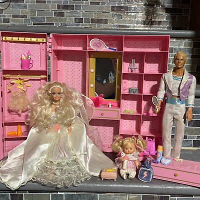 1991 Dream Bride Barbie/ My First Ken Wedding Romance Dresser