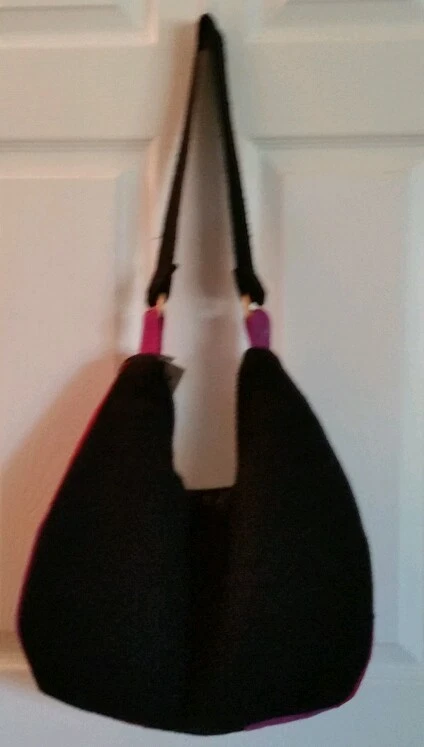 Bolso de Hombro Miraflores Miss Negro Rosa Púrpura Flores de los Andes Lana Novica Perú Foto 3 de 4