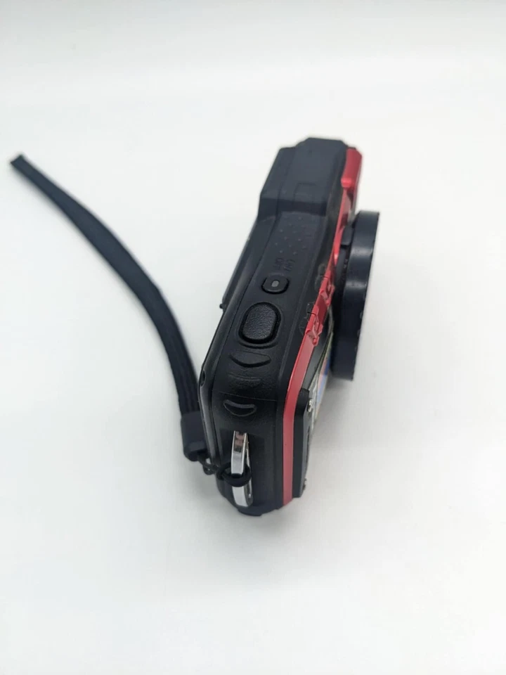 Pentax Optio WG-10 Waterproof 14MP Digital Camera Red + SD Card, Charger, & Case - Image 4 of 4