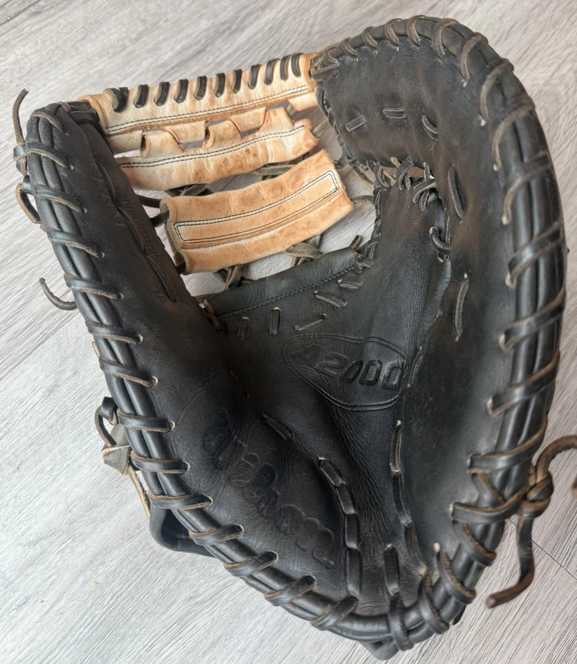 Guante Wilson A2000 FPBM 12" Lanzamiento Rápido Softbol Primera Base Derecha Pro Stock Foto 4 de 4