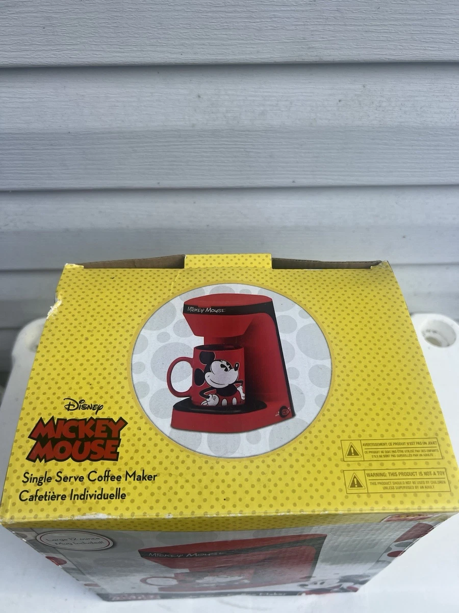 Cafetera de una sola porción Disney Mickey Mouse con taza, 12 oz, roja/negra
