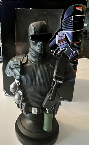 Hasbro GIJOE Icons Snake Eyes Bust Diamond Limited Edition