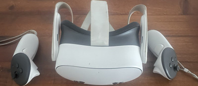 Meta Quest 3 Headset with Two Controllers