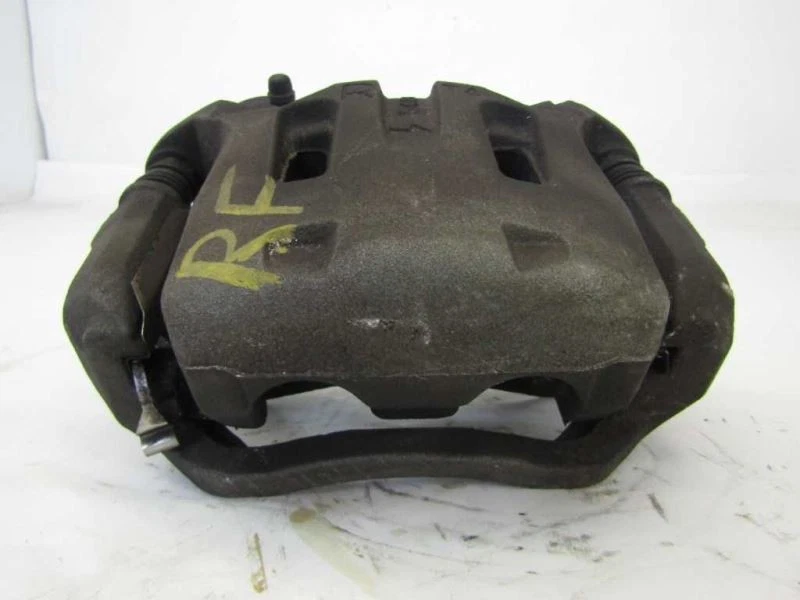 Pinza de freno de rueda delantera para pasajero derecho Infiniti M35 M45 2006 41001-EG000 OEM Foto 3 de 4