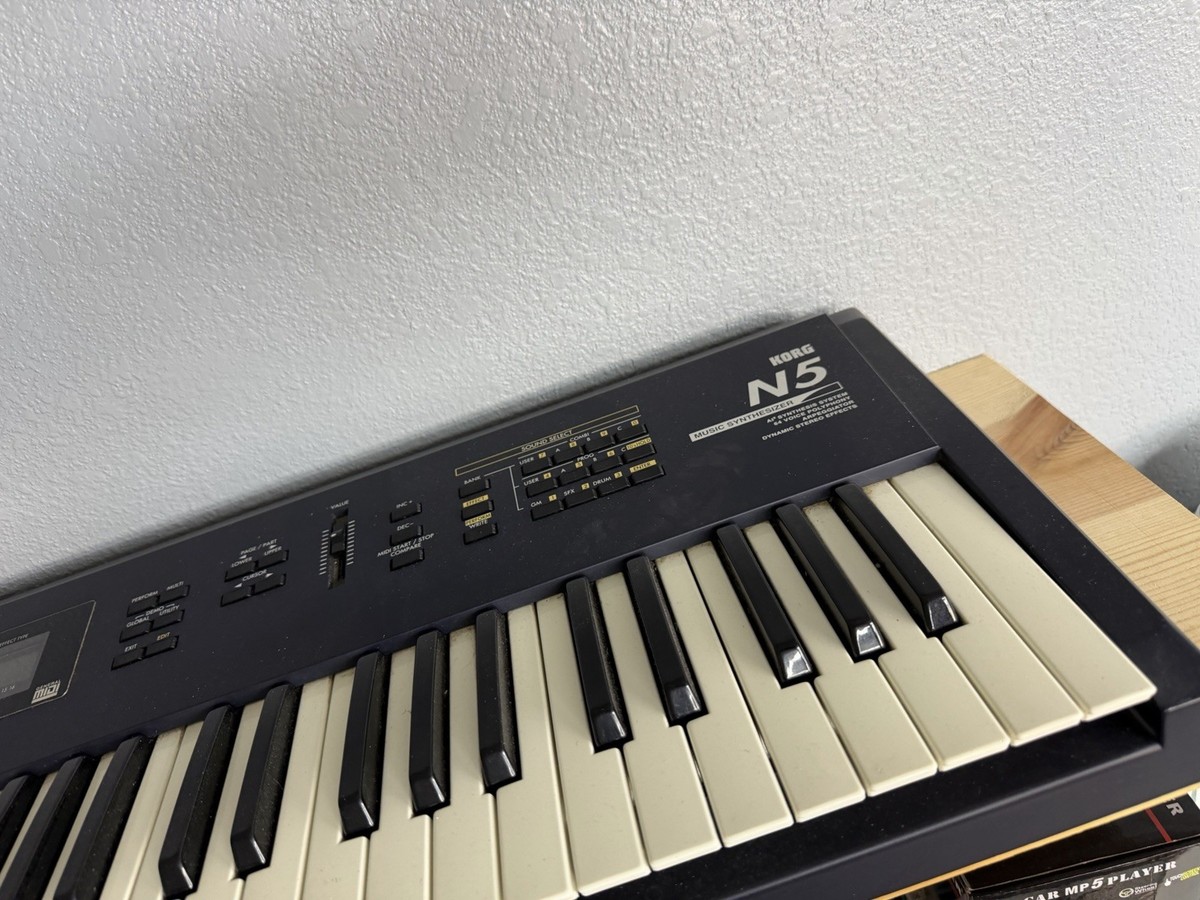 Korg N5 61-Key Digital Keyboard Synthesizer w/ Built-in Effects