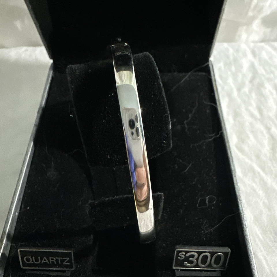 Reloj de cuarzo Croton para mujer chapado en rodio esfera de malaquita adornada con cristales Foto 4 de 4