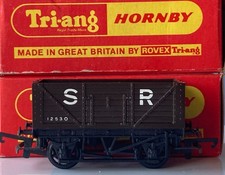 Triang Hornby R010 SR 7 Plank Open Wagon #12530 in Brown Livery