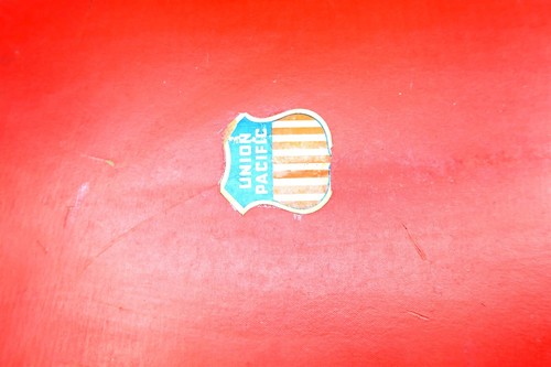 1940's HERCULEAN Hard Fibre Doll Steamer Trunk Box 22" Long Union Pacific in RED - Picture 16 of 21