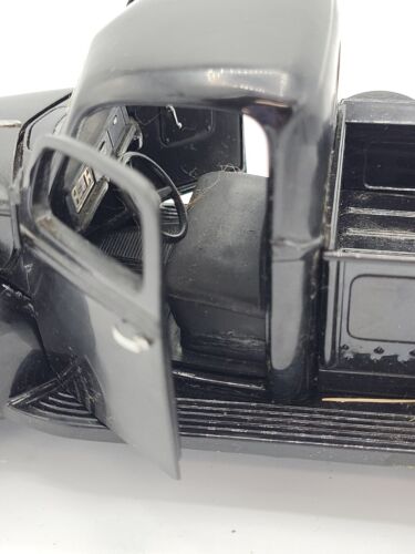 Franklin Mint Black 1940 Ford Pickup Die Cast Model Truck - Picture 3 of 8