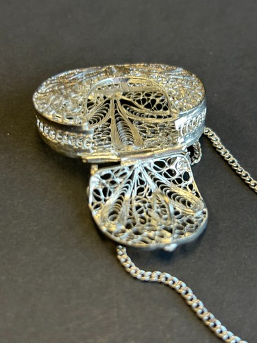 Vintage Silver Metal Filigree Purse Pendant with Chain - Picture 6 of 6
