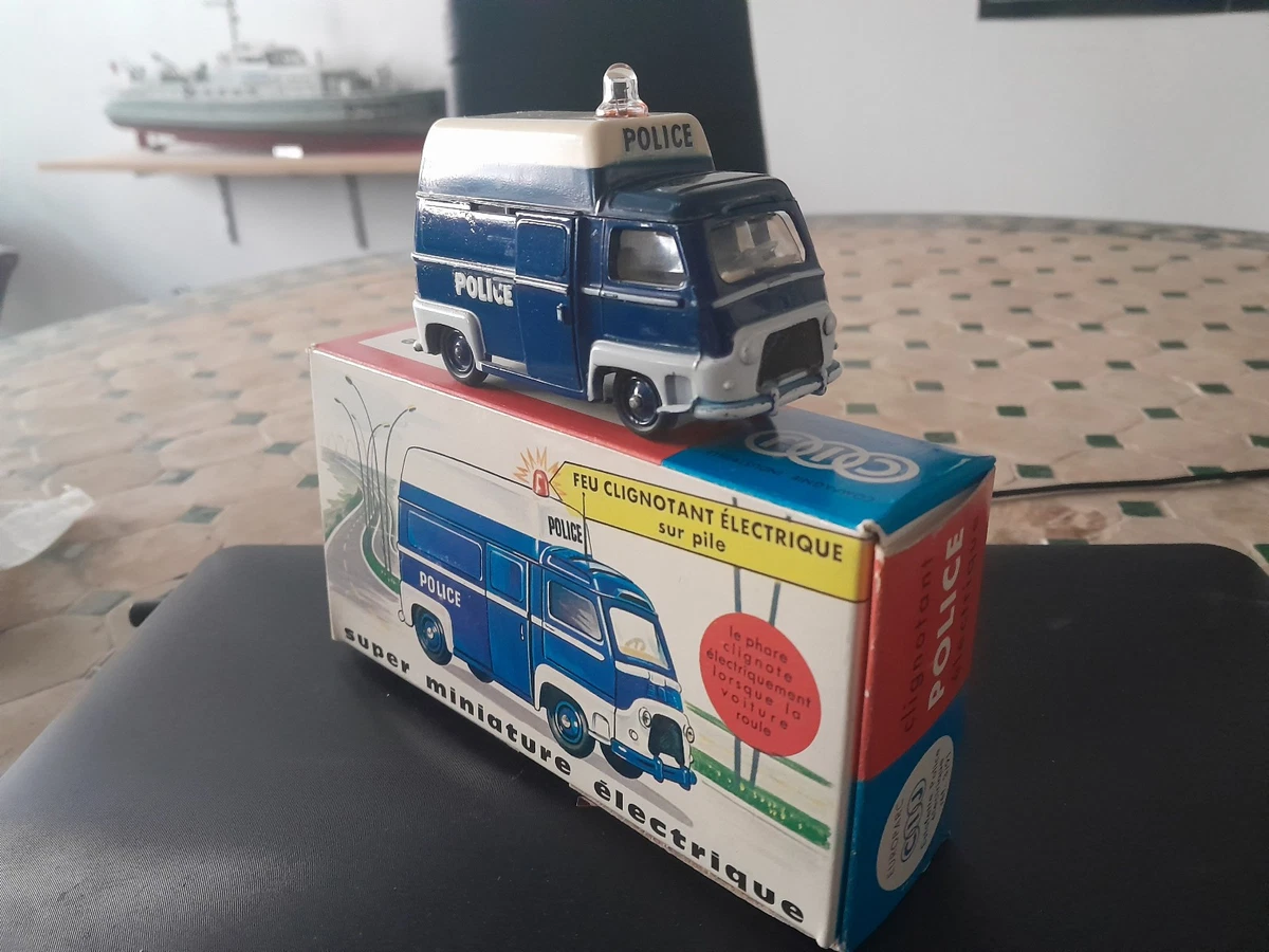 Le fourgon Renault 1000 kg Police en miniature de CIJ au 1/45e incomplet