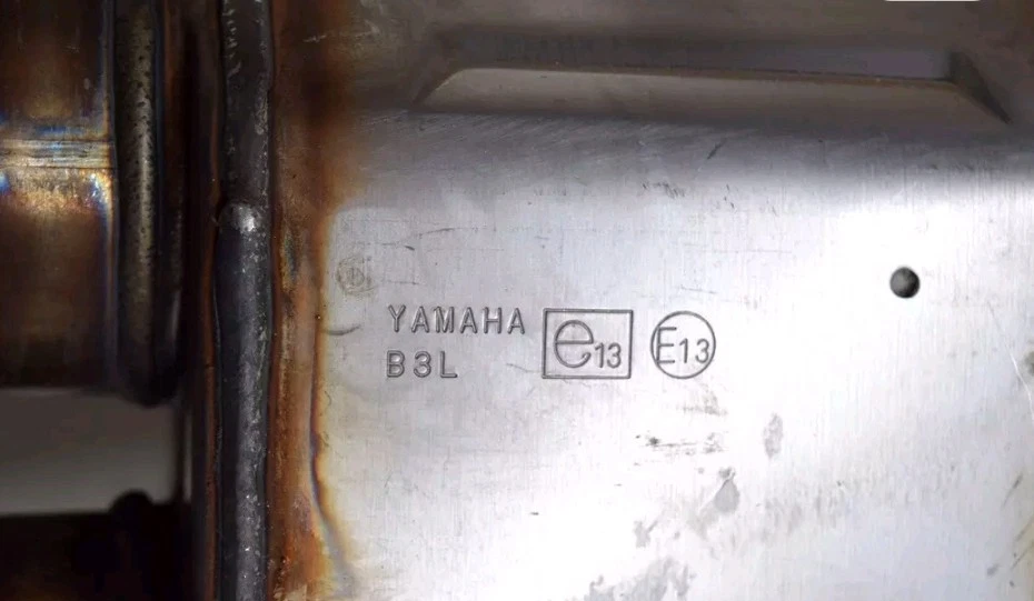 2015-2023 Yamaha YZF-R1 R1M OEM Catalytic Converter B3L-14730-02 - image 2 of 4