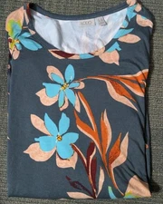 Women's 1X Top LOGO Lori Goldstein Ruffle Rayon Gray Floral Stretch Flowy Casual