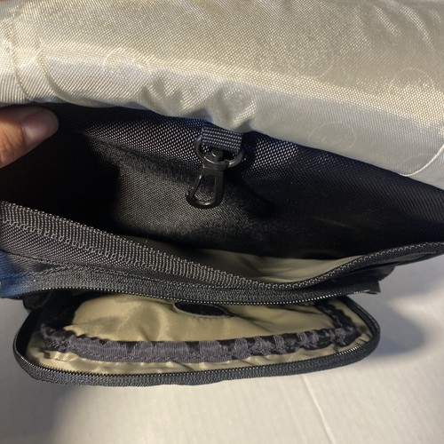 Pacsafe Metrosafe 200 PE0508 Crossbody Bag Black Anti Theft Purse - Picture 4 of 14