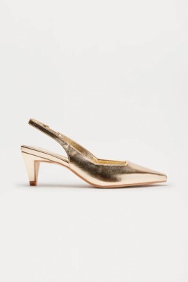 fashion nova equine gold pump