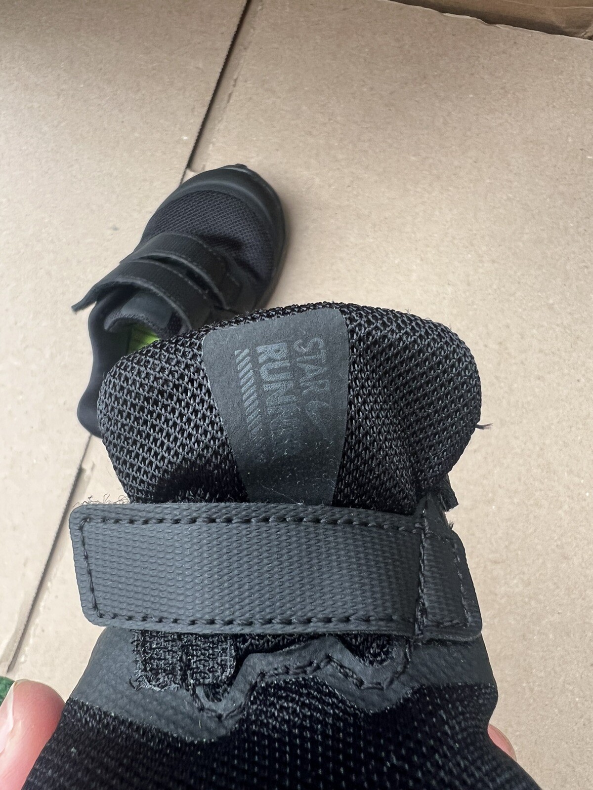 SAOLA Nike Star Runner 2 nero antracite nero Volt AT1803 003 bambino taglia 4C