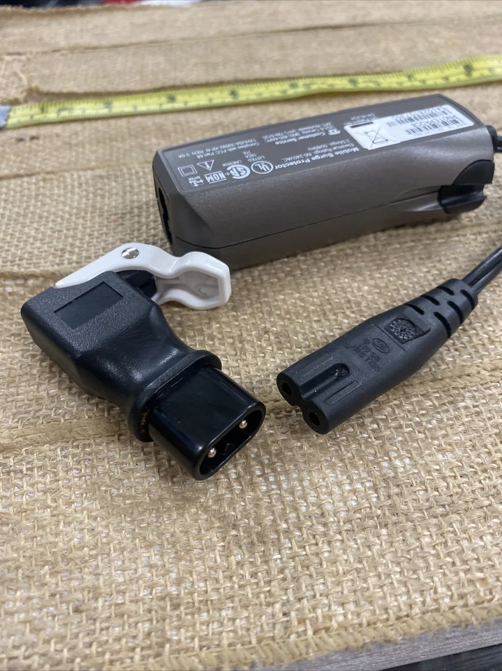 Vintage APC MOBILE SURGE PROTECTOR - Image 4 of 4