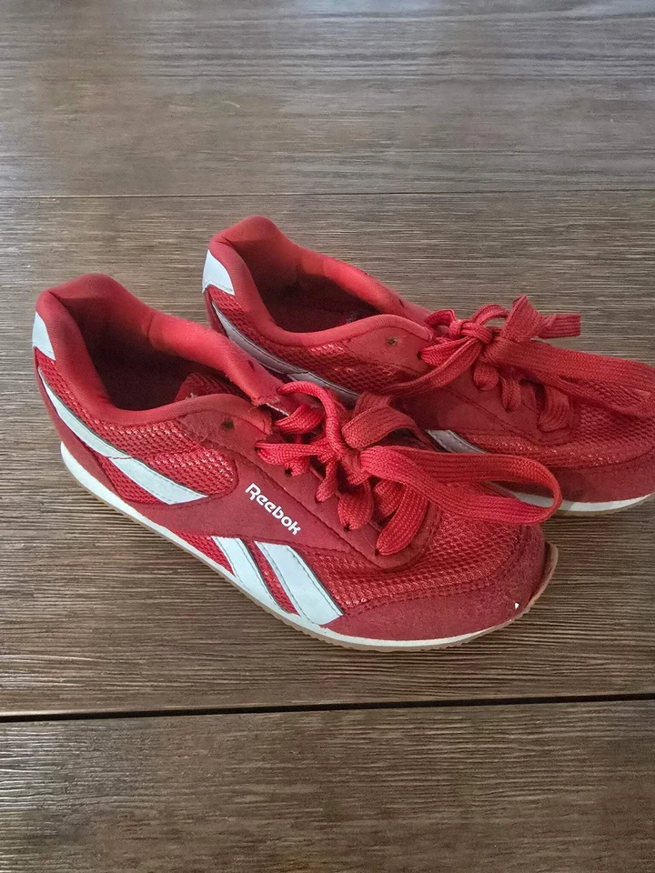 Tênis Reebok Vermelho Infantil Tamanho 1 | Sapatos Clássicos de Malha e Camurça Low-Top - Imagem 4 de 4