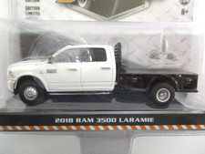GREENLIGHT - DUALLY DRIVERS - 2018 DODGE RAM 3500 LARAMIE FLATBED - 1/64