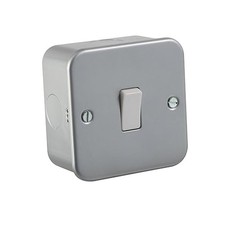 Metal Clad Light Switch 2-Way 10A 230V, Heavy Duty, Powder Coated EN 60669-1