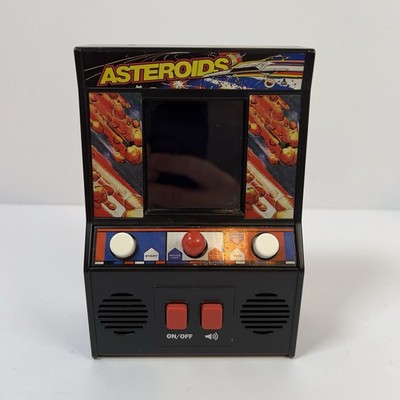 Asteroids Arcade Classics Handheld Mini Arcade 2017 Atari Retro Gaming (WORKS)