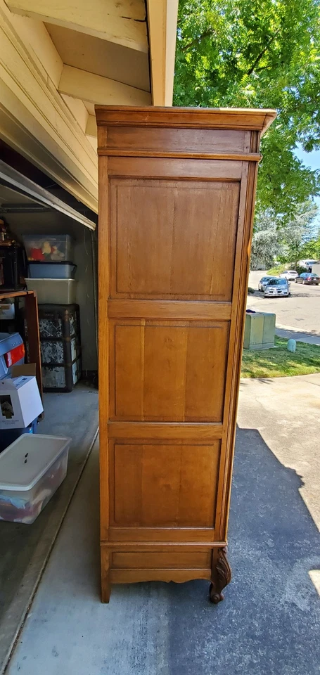 古董法国雕刻衣橱路易十五双门镜面衣橱 + 原装钥匙 — 第 4/4 张图片