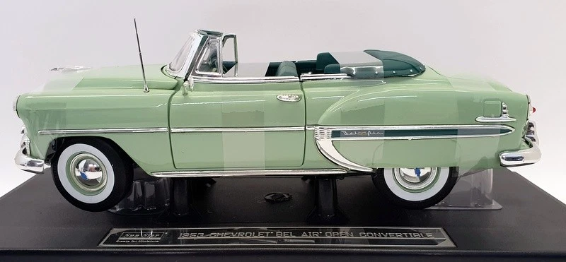 Sunstar масштаб 1/18 модель 1624 - 1953 Chevrolet Bel Air Conv - серфинг зеленый - Изображение 2 из 4