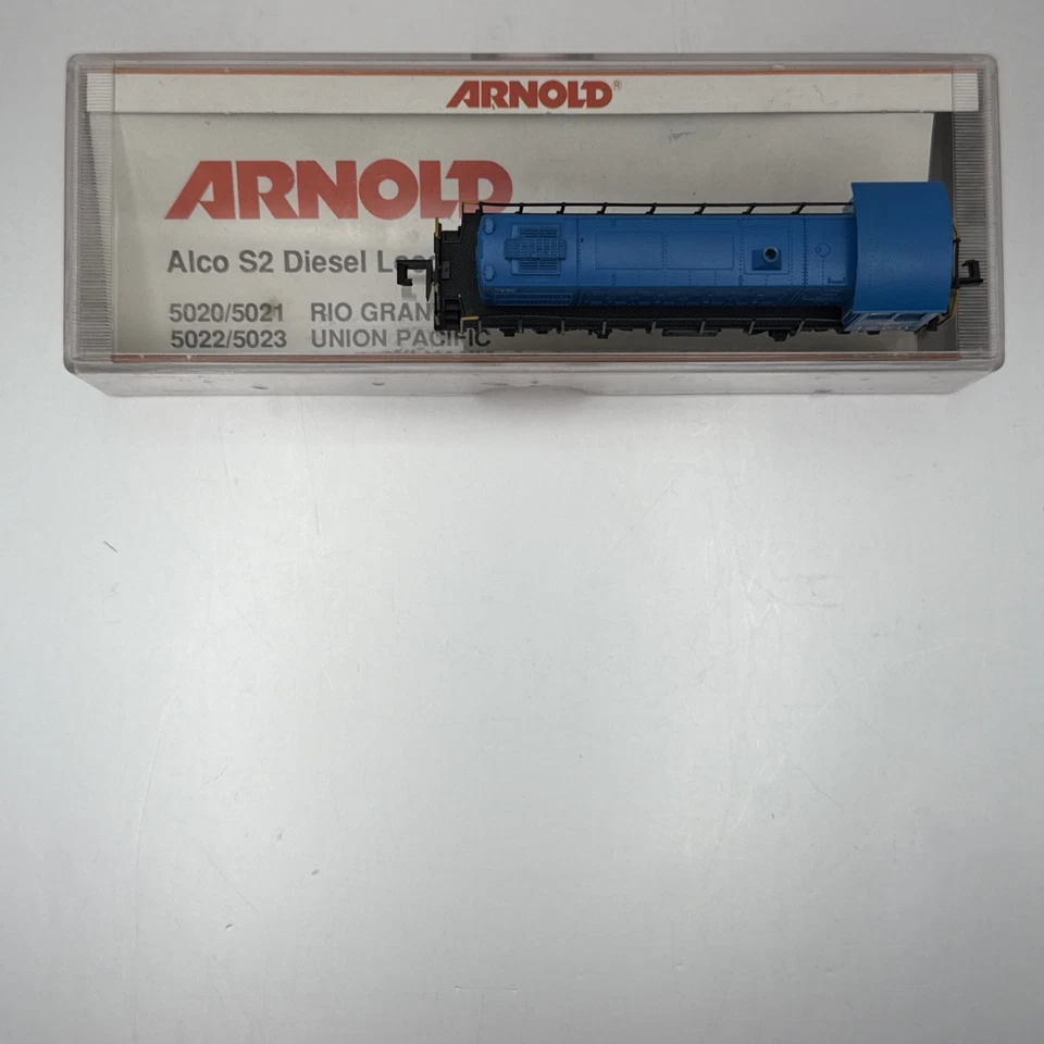 RARE NIB Arnold 5025 Alco S-2 loco Boston & Maine BM #1260 Blue Bird Scheme Cust - Image 3 of 4