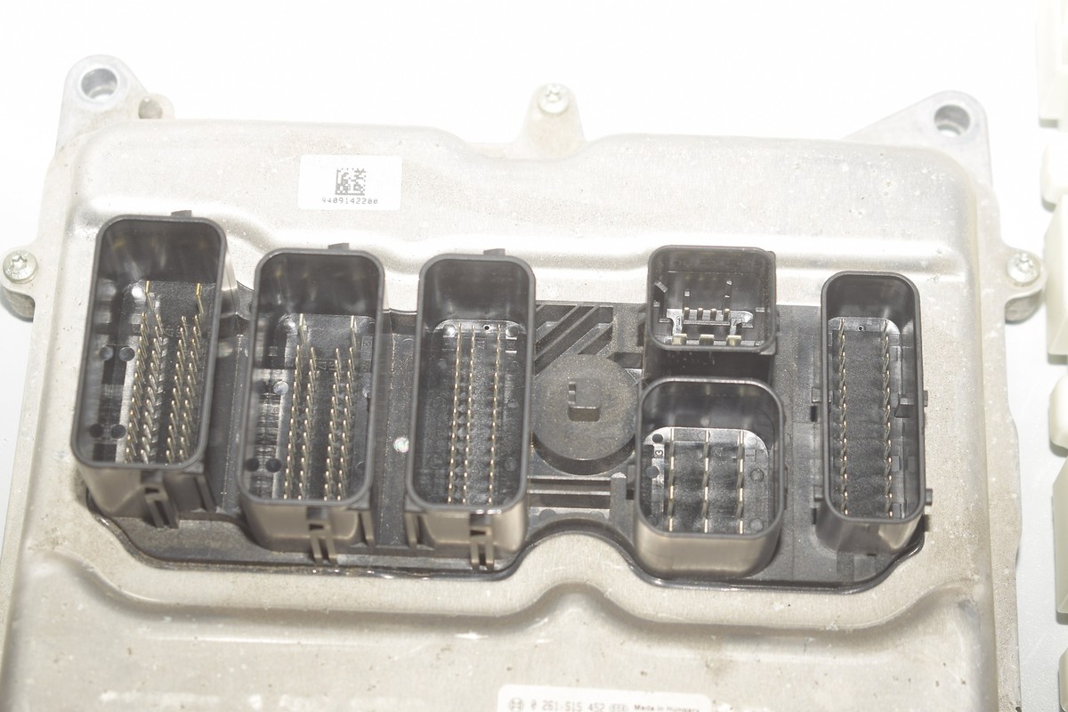 BMW F30 320i Steuergerät Motor DME FEM 8664660 6843898 7610357