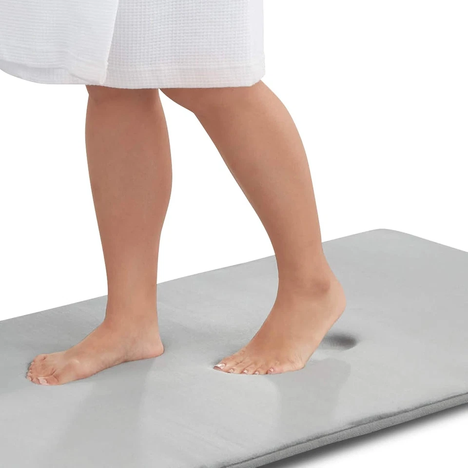 Alfombra de baño de espuma viscoelástica antideslizante súper acogedora 20" X 32" - plateada lavable a máquina Foto 3 de 4