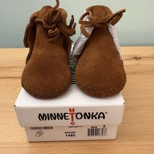 Minnetonka Infants sz 3 Moccasins NIB Brown 1482 Fringe Pa-Poo-Shu Lace up