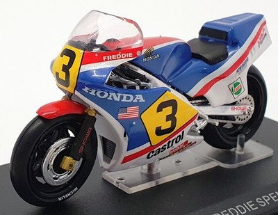Altaya 1/24 Scale Model Motorcycle AL28012 - 1983 Honda NS500 Freddie Spencer