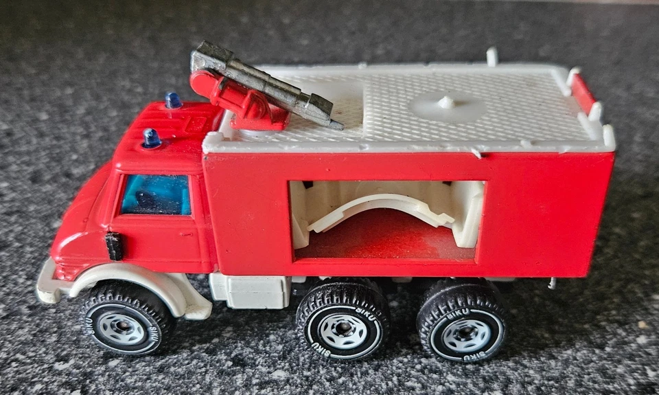 SIKU #2913 MB Unimog U406 Löschfahrzeug mit Anhänger aus #2921 - beschädigt - Bild 2 von 4