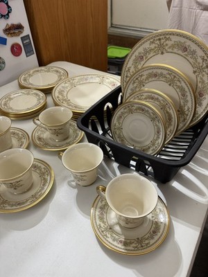 Lenox Fine China CASTLE GARDEN Service for  six - 29 piece set